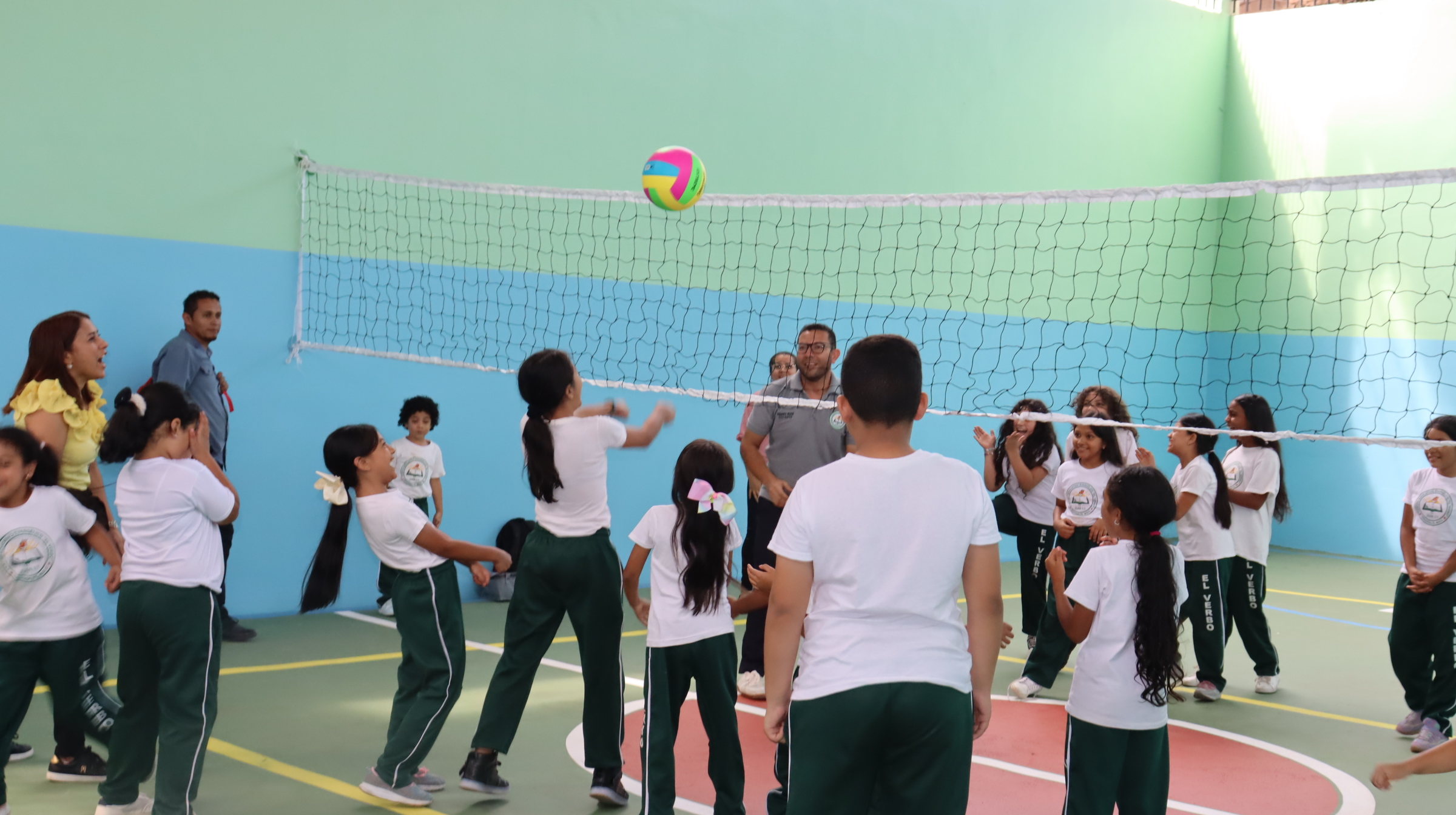 AGRADECIDOS CON DIOS Y SU FIDELIDAD, 