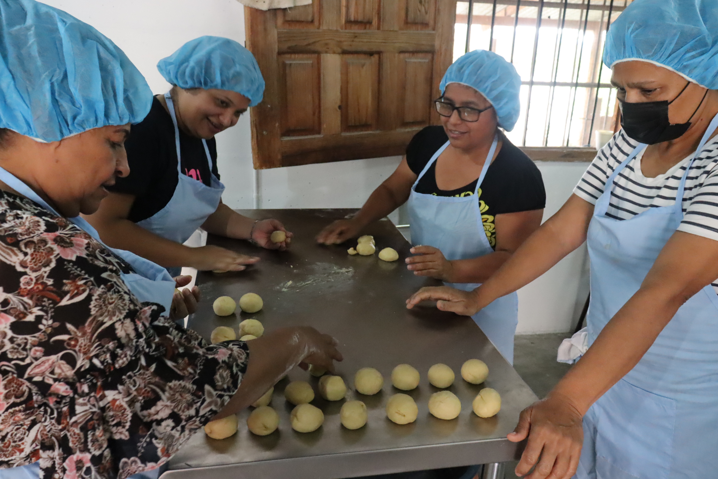 CURSO DE PANADERIA Y REPOSTERIA 2025